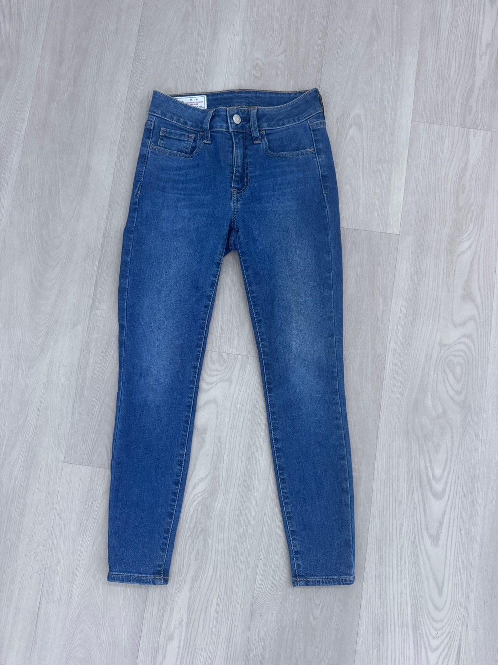 NWOT GAP Mid Rise Universal Jegging 25 0P